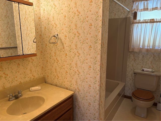 101 Ridgewood Dr, Geneva City, NY 14456