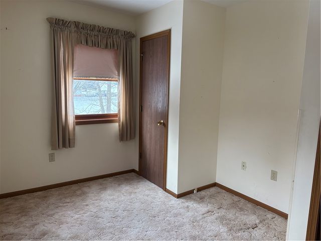 101 Ridgewood Dr, Geneva City, NY 14456