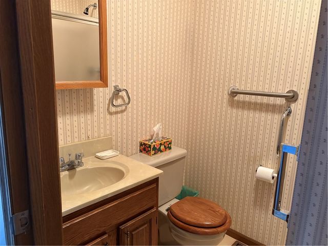 101 Ridgewood Dr, Geneva City, NY 14456