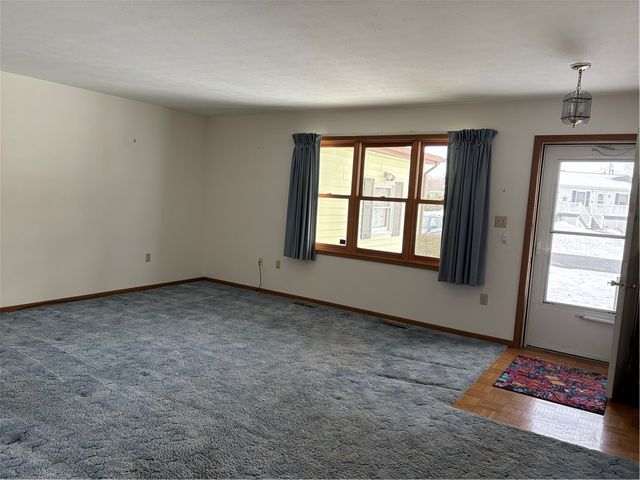 101 Ridgewood Dr, Geneva City, NY 14456