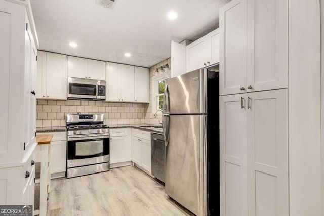 230 Apple Branch Drive, Woodstock, GA 30188