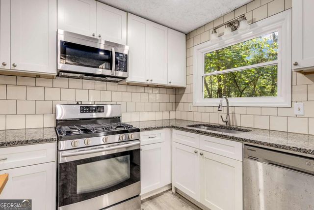 230 Apple Branch Drive, Woodstock, GA 30188