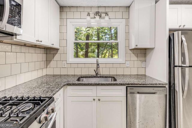 230 Apple Branch Drive, Woodstock, GA 30188