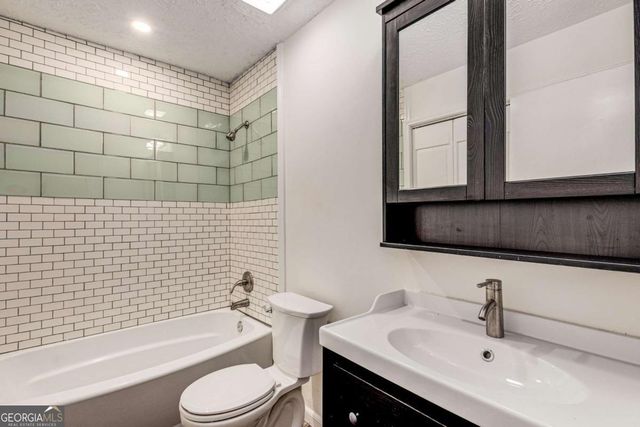 230 Apple Branch Drive, Woodstock, GA 30188