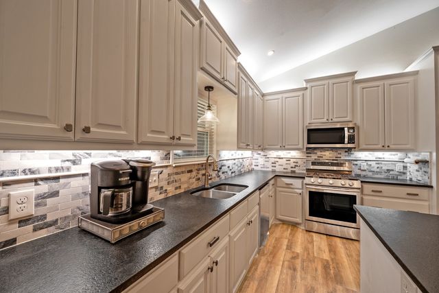 27 Circle Drive, Denison, TX 75021