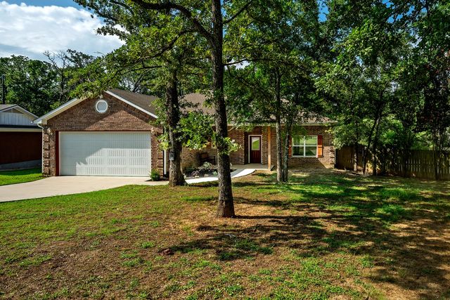 27 Circle Drive, Denison, TX 75021