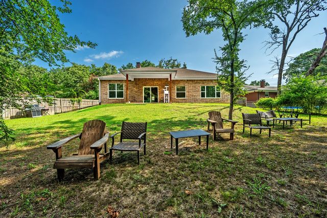 27 Circle Drive, Denison, TX 75021