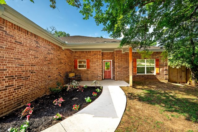 27 Circle Drive, Denison, TX 75021