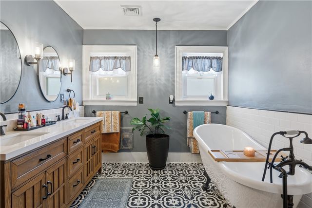 818 W Water Street, Elmira City, NY 14905