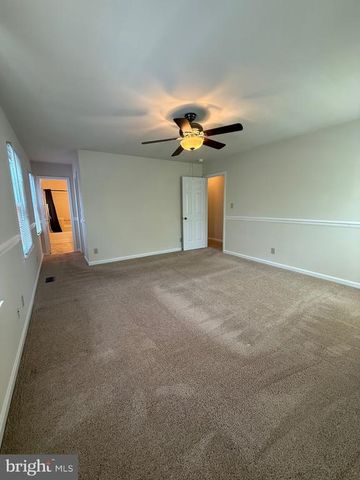 5805 COOLIDGE CT, Fredericksburg, VA 22407