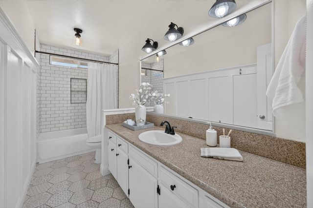 451 Mcarthur Avenue, Clovis, CA 93611