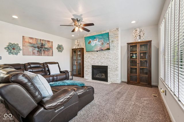 658 Keswick Drive, Brownsburg, IN 46112
