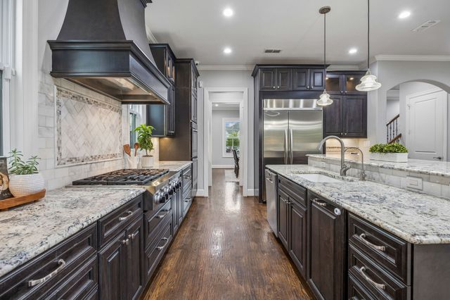 9668 Rockpoint Court, Dallas, TX 75238