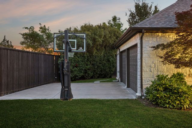 9668 Rockpoint Court, Dallas, TX 75238