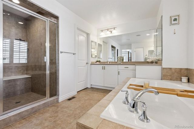 6758 S Riverwood Way, Aurora, CO 80016