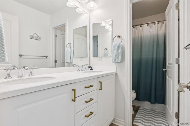 6758 S Riverwood Way, Aurora, CO 80016