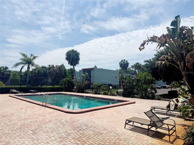 2864 SOMERSET PARK DRIVE 2864, Tampa, FL 33613