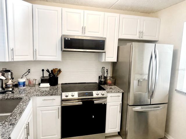 2864 SOMERSET PARK DRIVE 2864, Tampa, FL 33613