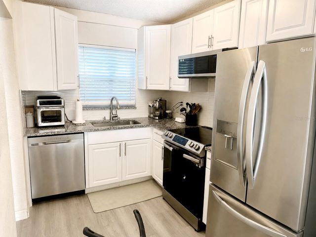 2864 SOMERSET PARK DRIVE 2864, Tampa, FL 33613