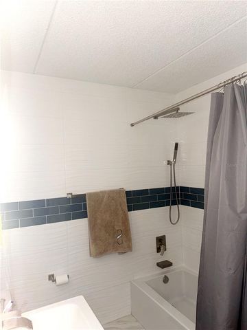 2864 SOMERSET PARK DRIVE 2864, Tampa, FL 33613