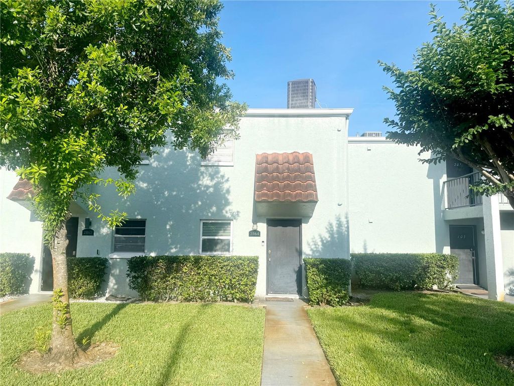 2864 SOMERSET PARK DRIVE 2864, Tampa, FL 33613