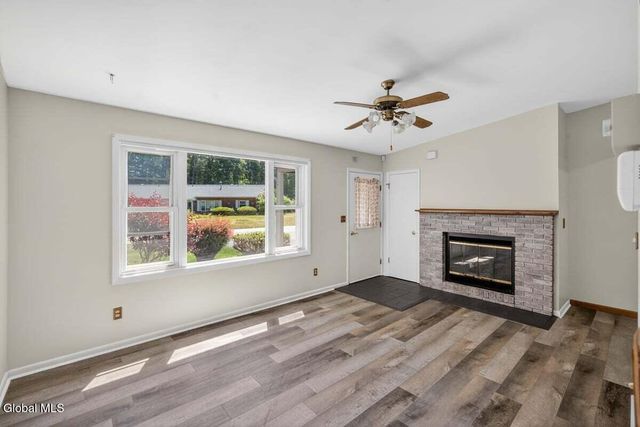 2B Deer Creek, Clifton Park, NY 12065
