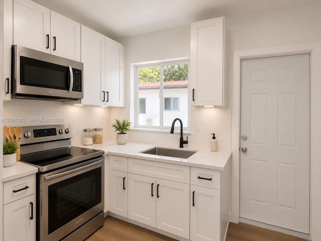 760-762 NW 52nd Street, Miami, FL 33127