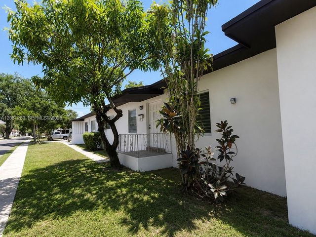 760-762 NW 52nd Street, Miami, FL 33127
