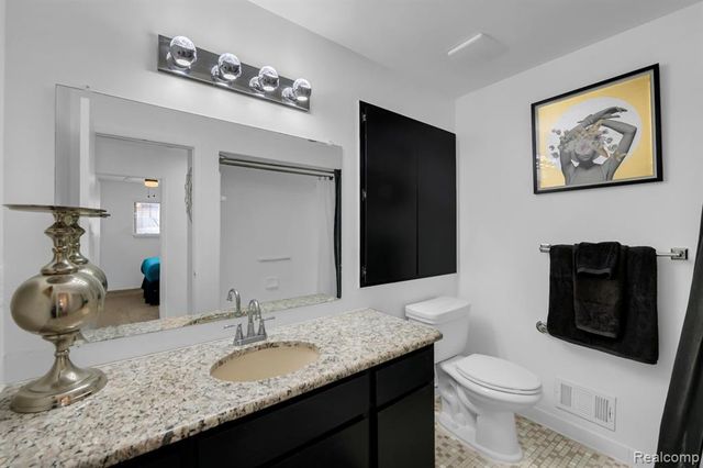 29454 Scarborough Drive, Warren, MI 48088