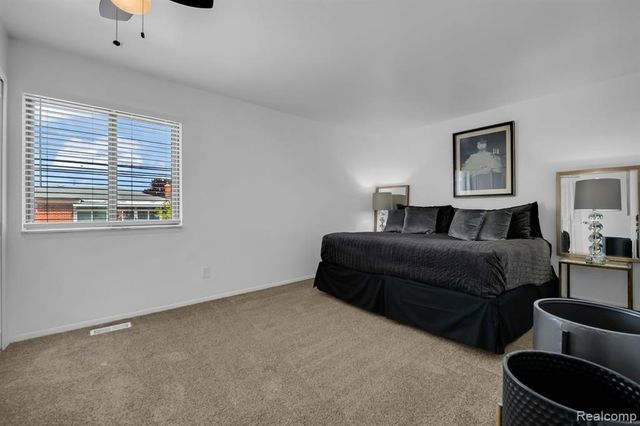 29454 Scarborough Drive, Warren, MI 48088