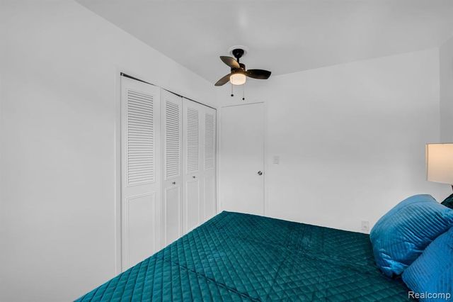 29454 Scarborough Drive, Warren, MI 48088