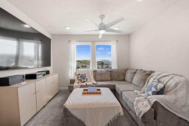 21367 E Acadia Ct, Liberty Lake, WA 99019
