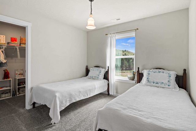 21367 E Acadia Ct, Liberty Lake, WA 99019