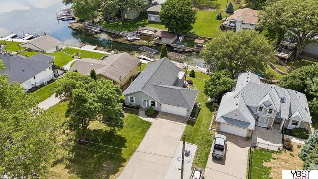 1564 Trumball Terrace, Plattsmouth, NE 68048