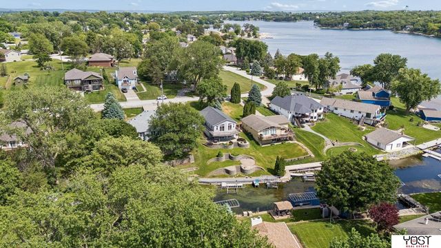 1564 Trumball Terrace, Plattsmouth, NE 68048
