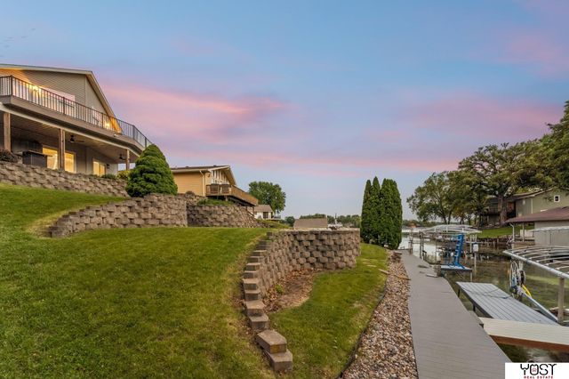 1564 Trumball Terrace, Plattsmouth, NE 68048