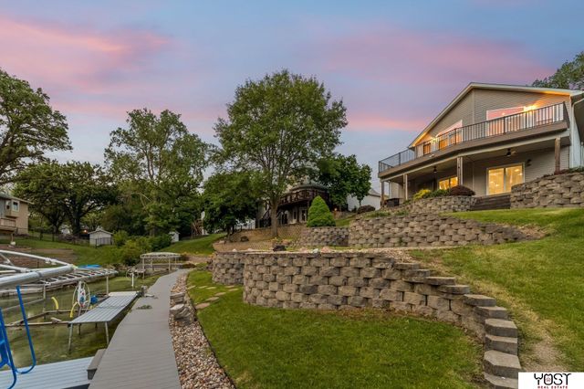 1564 Trumball Terrace, Plattsmouth, NE 68048