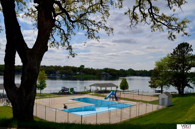 1564 Trumball Terrace, Plattsmouth, NE 68048