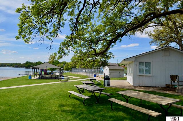 1564 Trumball Terrace, Plattsmouth, NE 68048