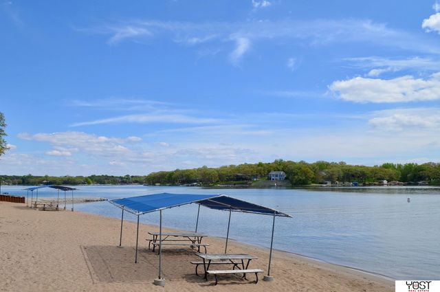 1564 Trumball Terrace, Plattsmouth, NE 68048