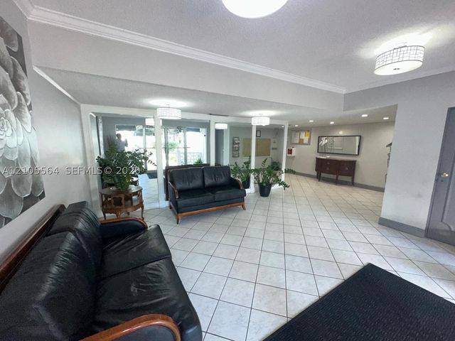 4751 NW 21st St 210, Lauderhill, FL 33313