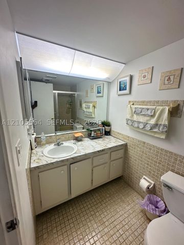 4751 NW 21st St 210, Lauderhill, FL 33313