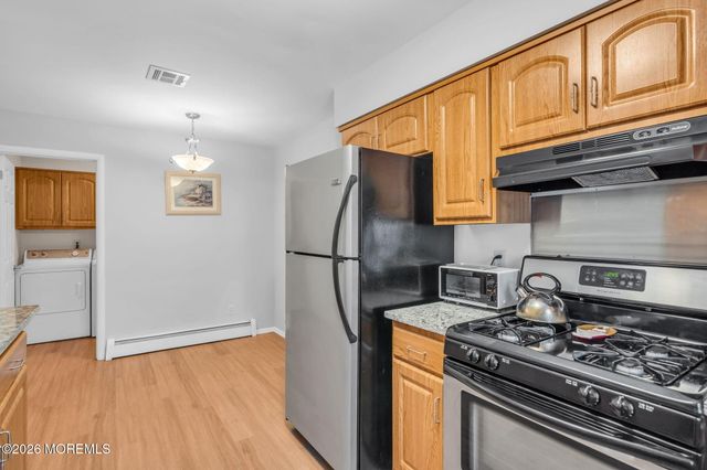 10 Sheridan Road, Toms River, NJ 08757