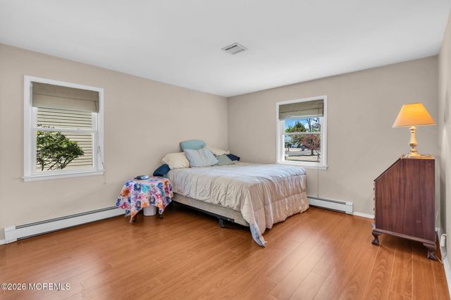 10 Sheridan Road, Toms River, NJ 08757