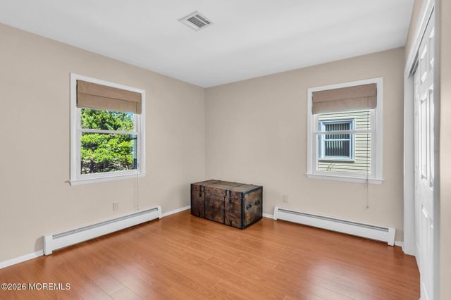 10 Sheridan Road, Toms River, NJ 08757