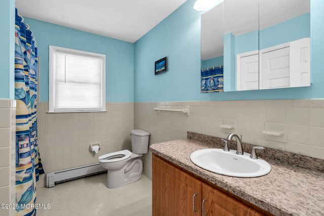 10 Sheridan Road, Toms River, NJ 08757
