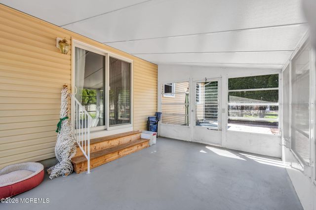 10 Sheridan Road, Toms River, NJ 08757