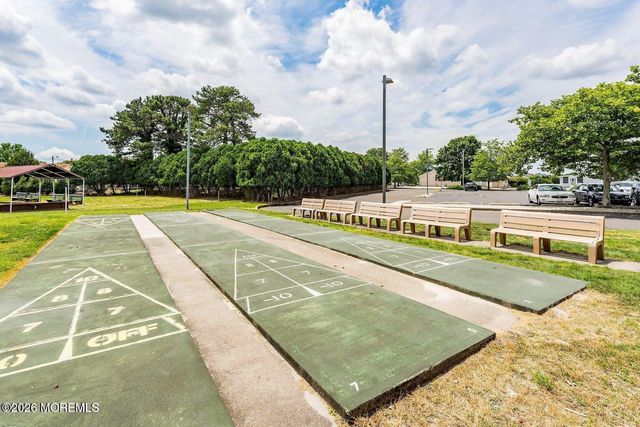 10 Sheridan Road, Toms River, NJ 08757