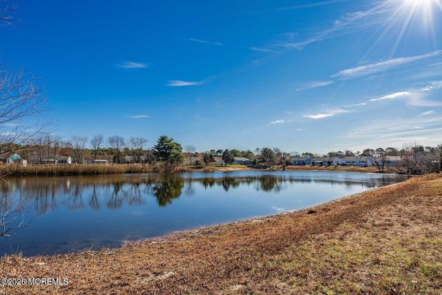 10 Sheridan Road, Toms River, NJ 08757