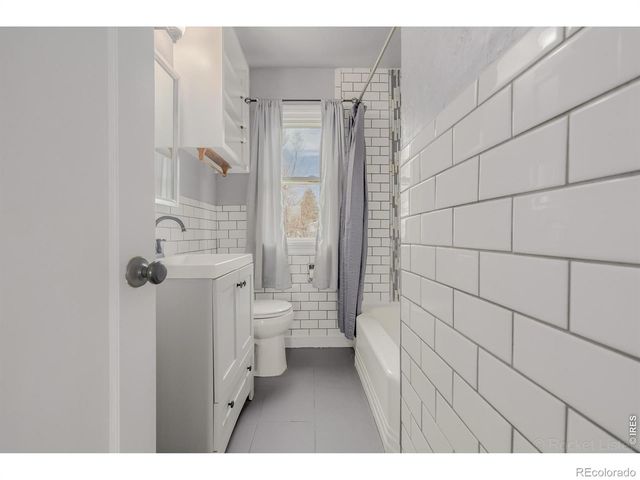 825 Gray Street, Lakewood, CO 80214